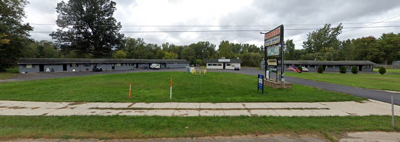 Willow Lakes Motel & Party Store - Real Estate Photos (newer photo)